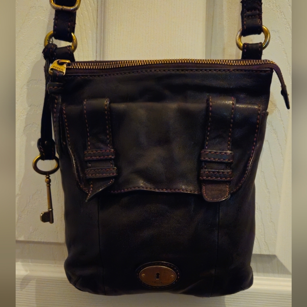 Vintage Fossil Maddox Black Crossbody Leather Bag